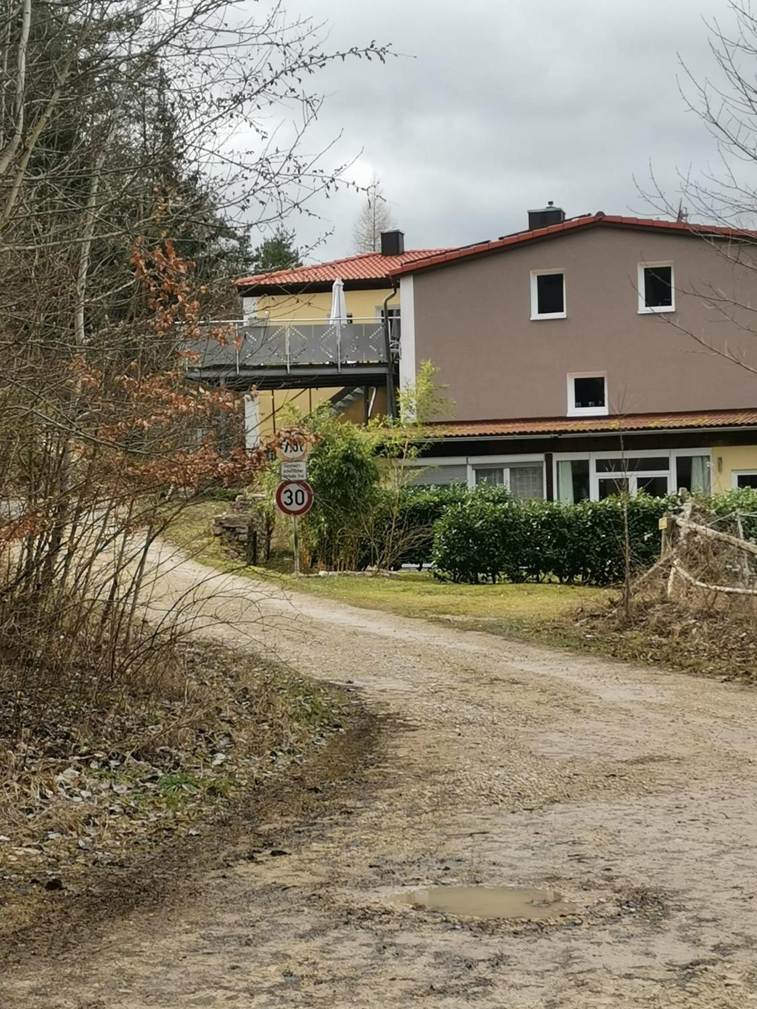 Ferienwohnung Haus Zum Talblick Solnhofen Exterior foto
